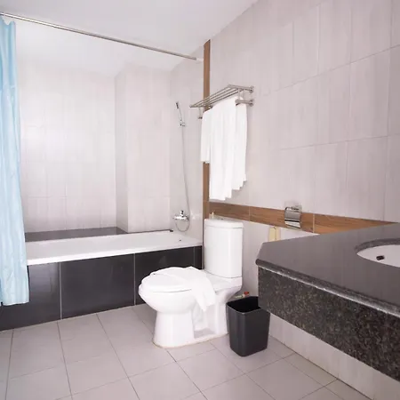Vrest Hotel Phnom Penh Exterior photo