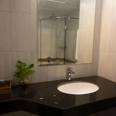Vrest Hotel Phnom Penh Exterior photo