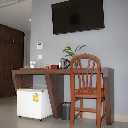 Vrest Hotel Phnom Penh Exterior photo