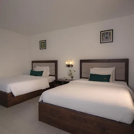 Vrest Hotel Phnom Penh Exterior photo