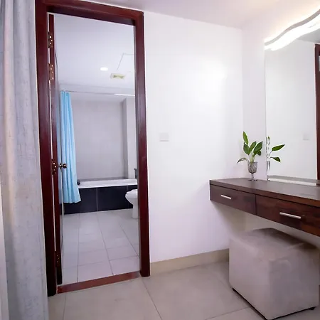 Vrest Hotel Phnom Penh Exterior photo