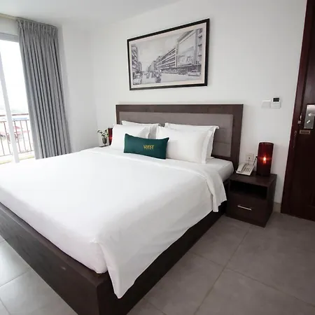 Vrest Hotel Phnom Penh Exterior photo