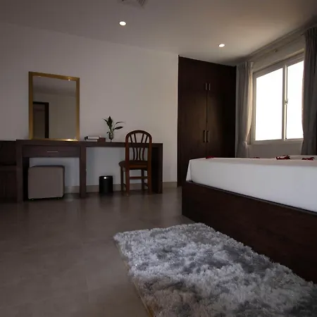 Vrest Hotel Phnom Penh Exterior photo