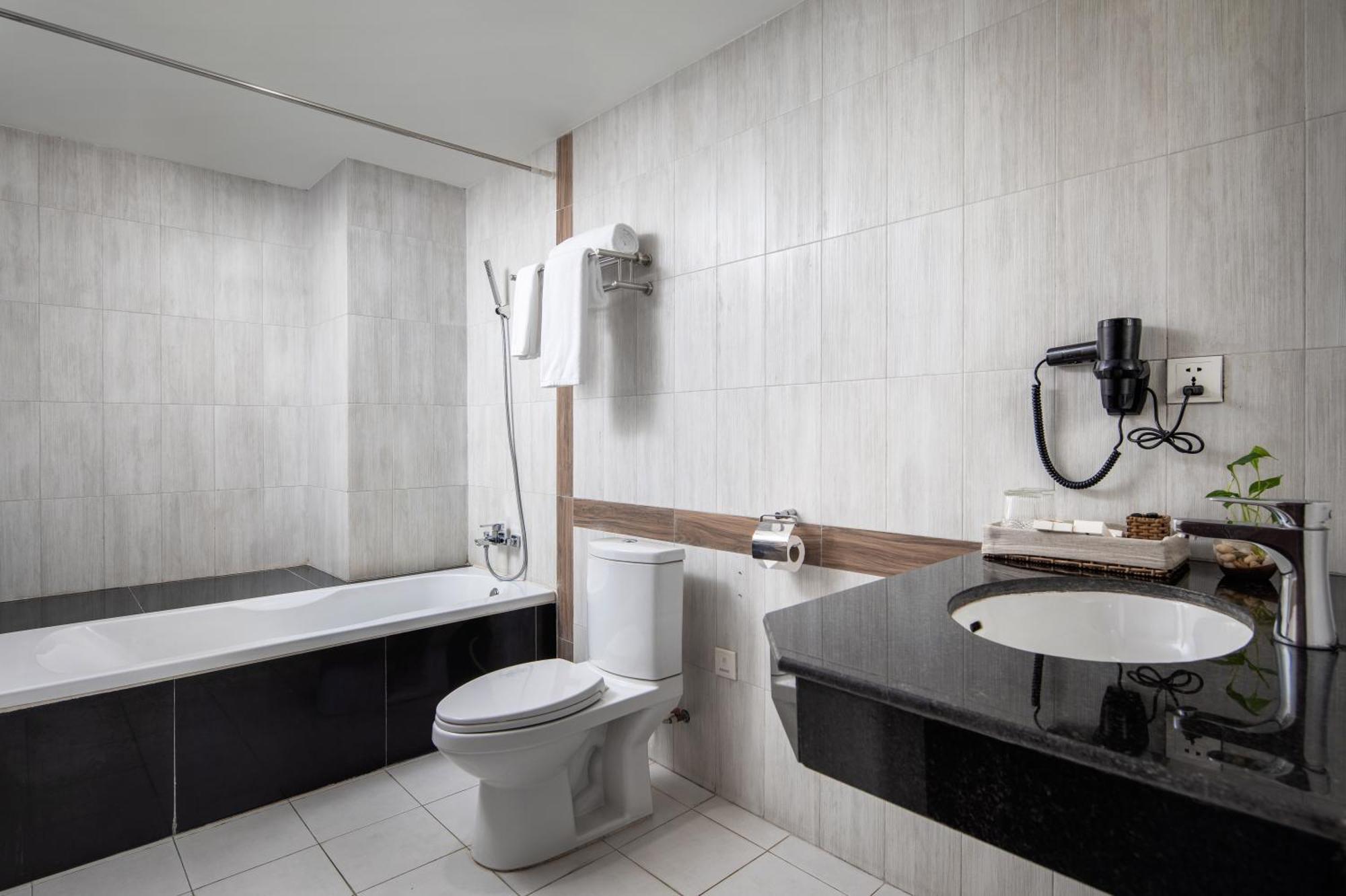 Vrest Hotel 4*